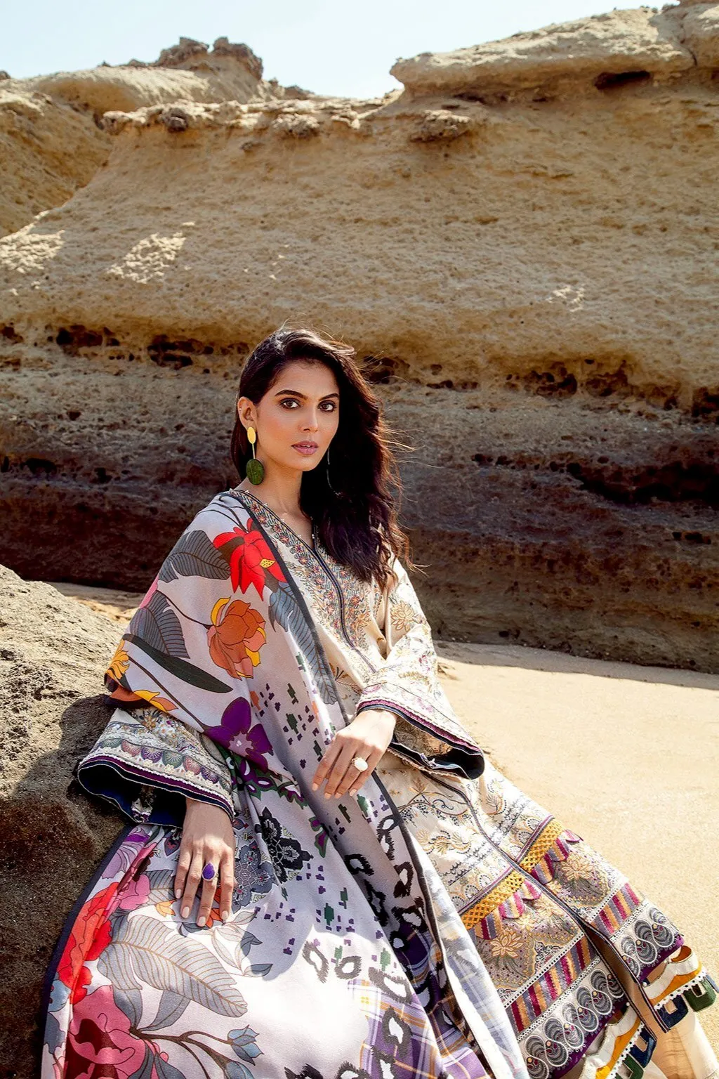 Baroque Khaddar Winter Collection – BEACH BLOOM