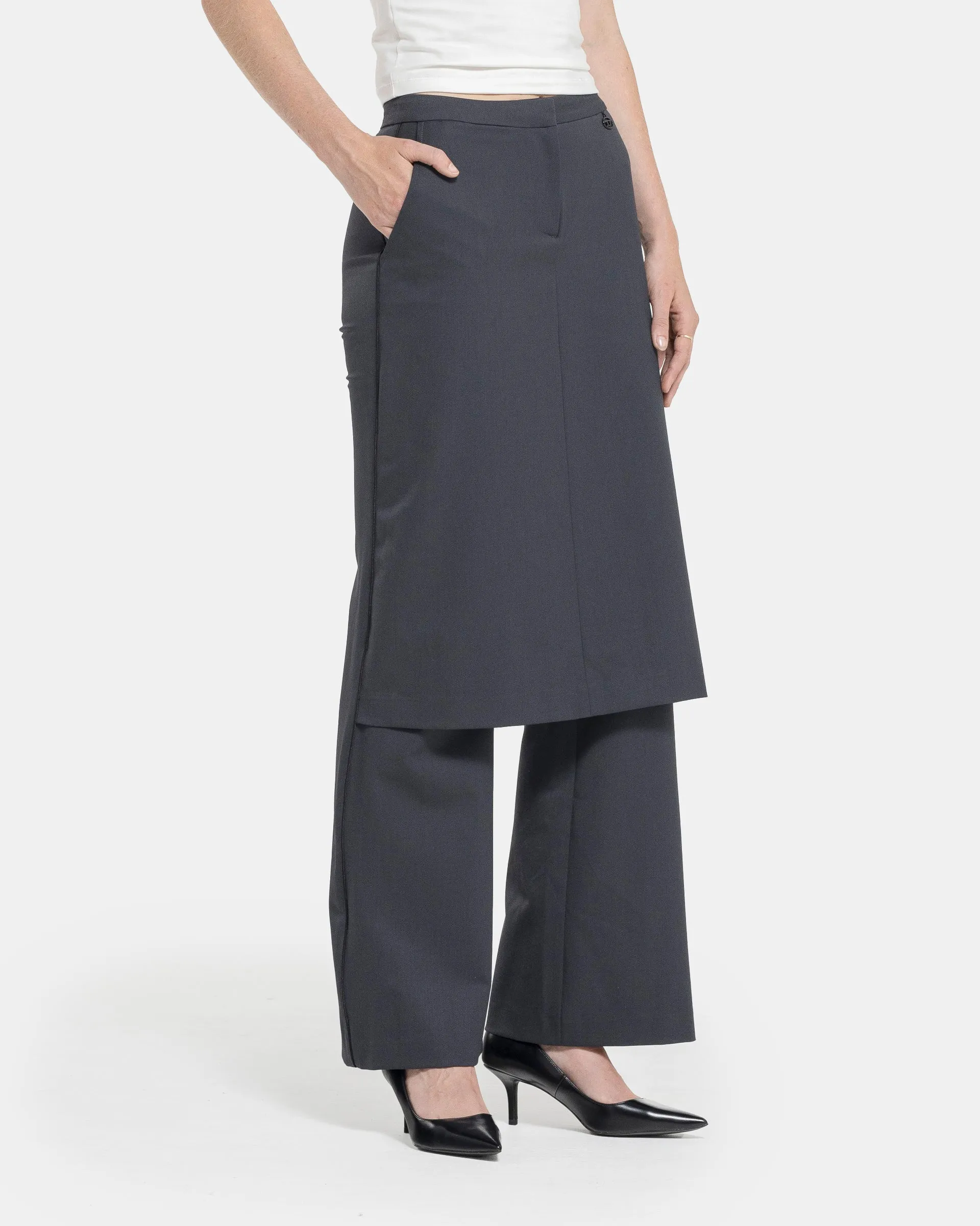 P-Earl Trousers in Dark Grey