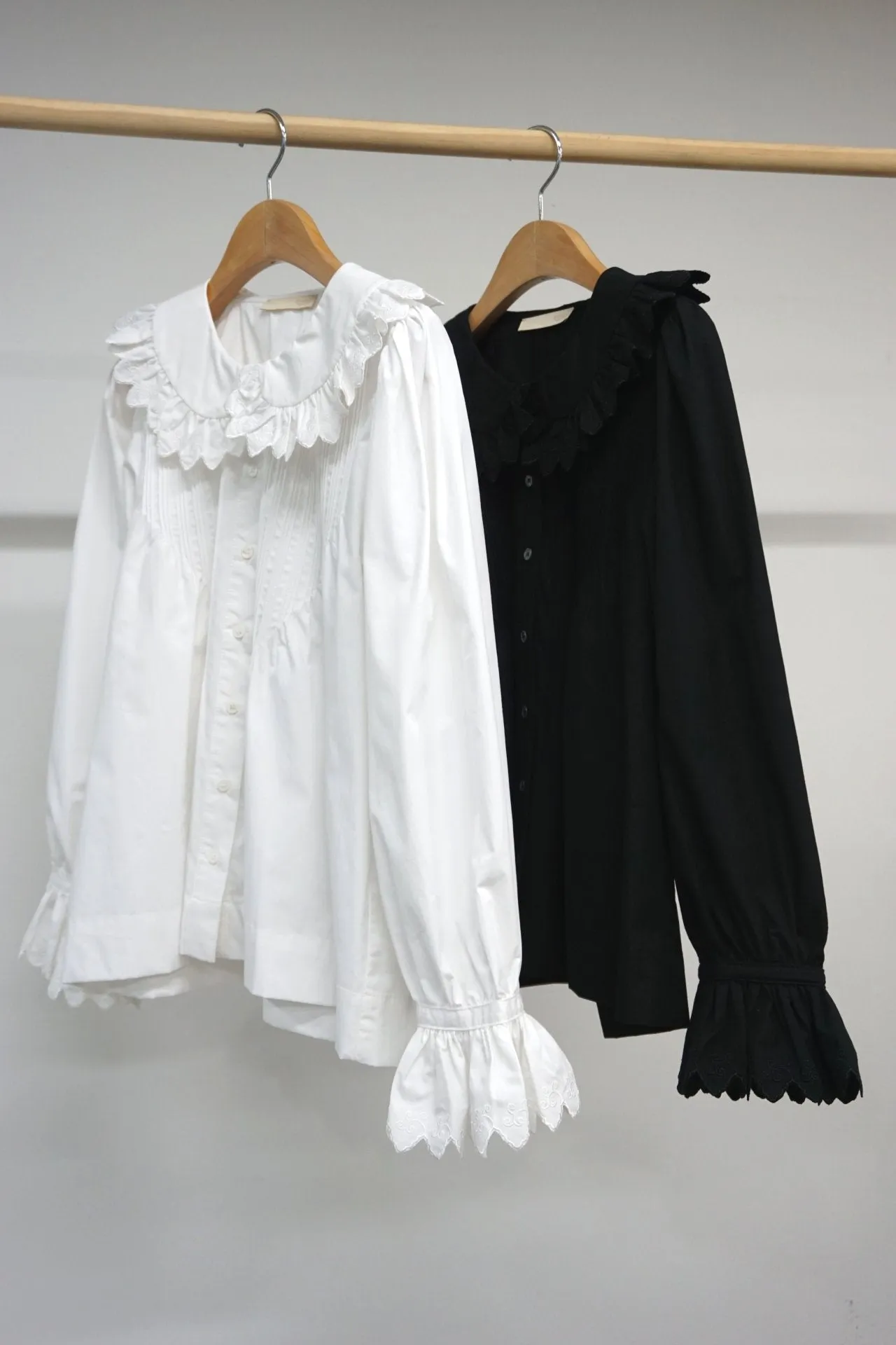 RUFFLE SHAWL COLLAR COTTON BLOUSE