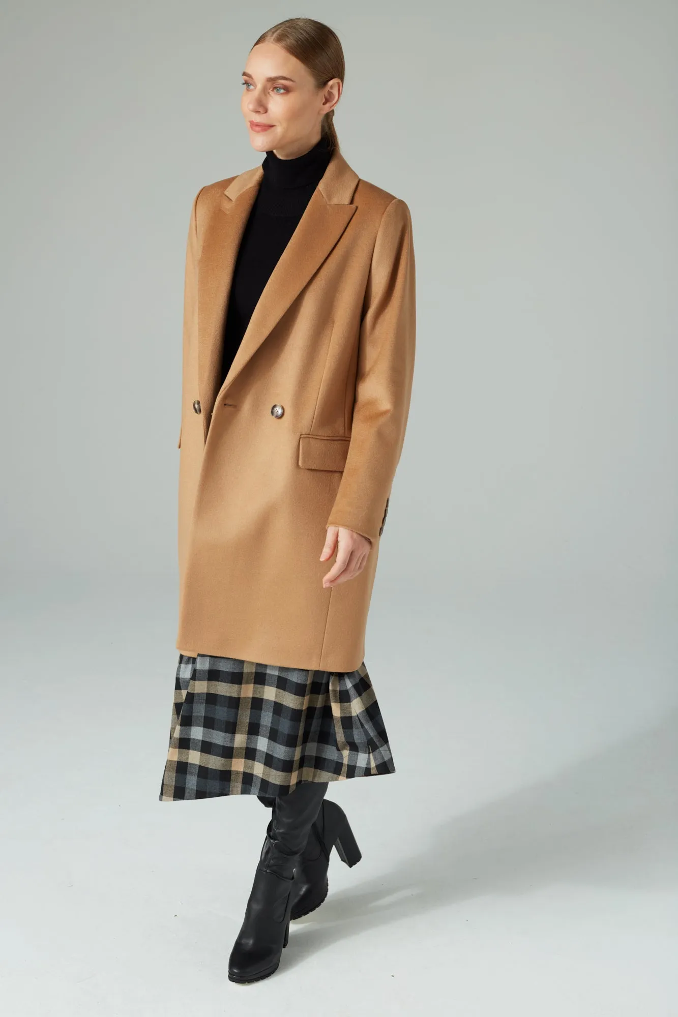 SLIGHTLY FITTED ITALIAN WOOL COAT CAMEL