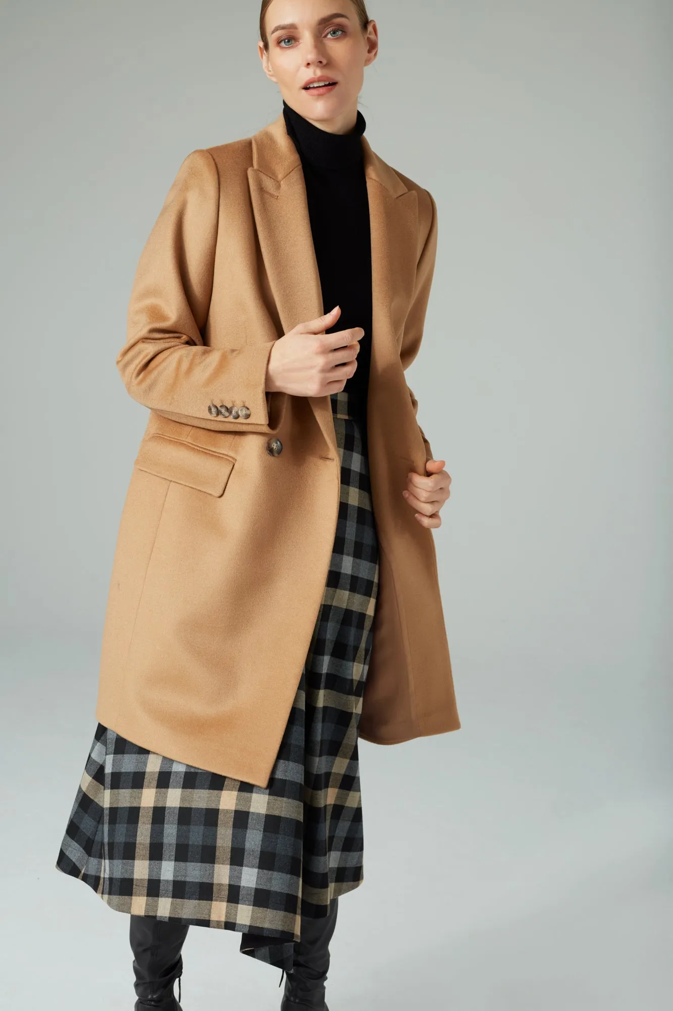 SLIGHTLY FITTED ITALIAN WOOL COAT CAMEL