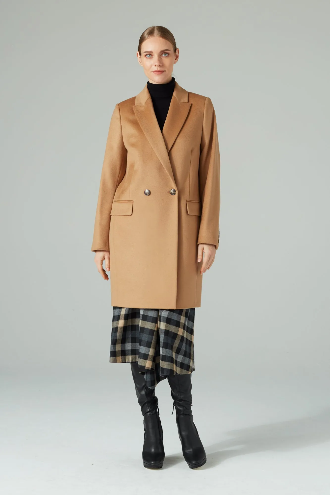 SLIGHTLY FITTED ITALIAN WOOL COAT CAMEL